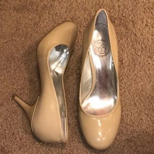 Jessica Simpson Nude Heels - Size 8